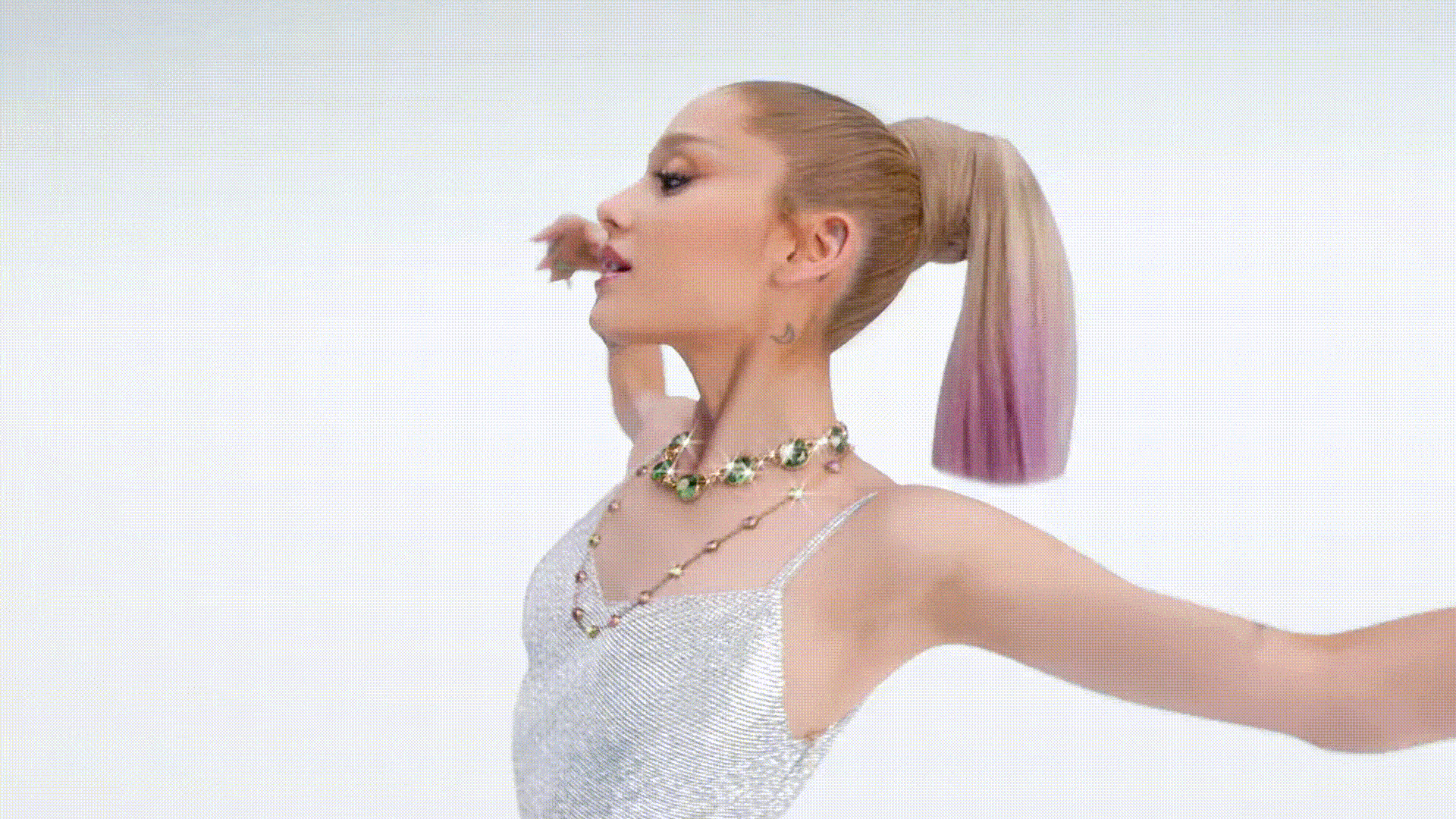 ezgif.com-cut-4.gif