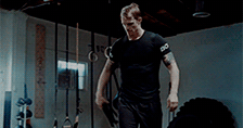 https://a.imgfoto.host/2025/09/08/joel-kinnaman-bjorn-borg-1.gif
