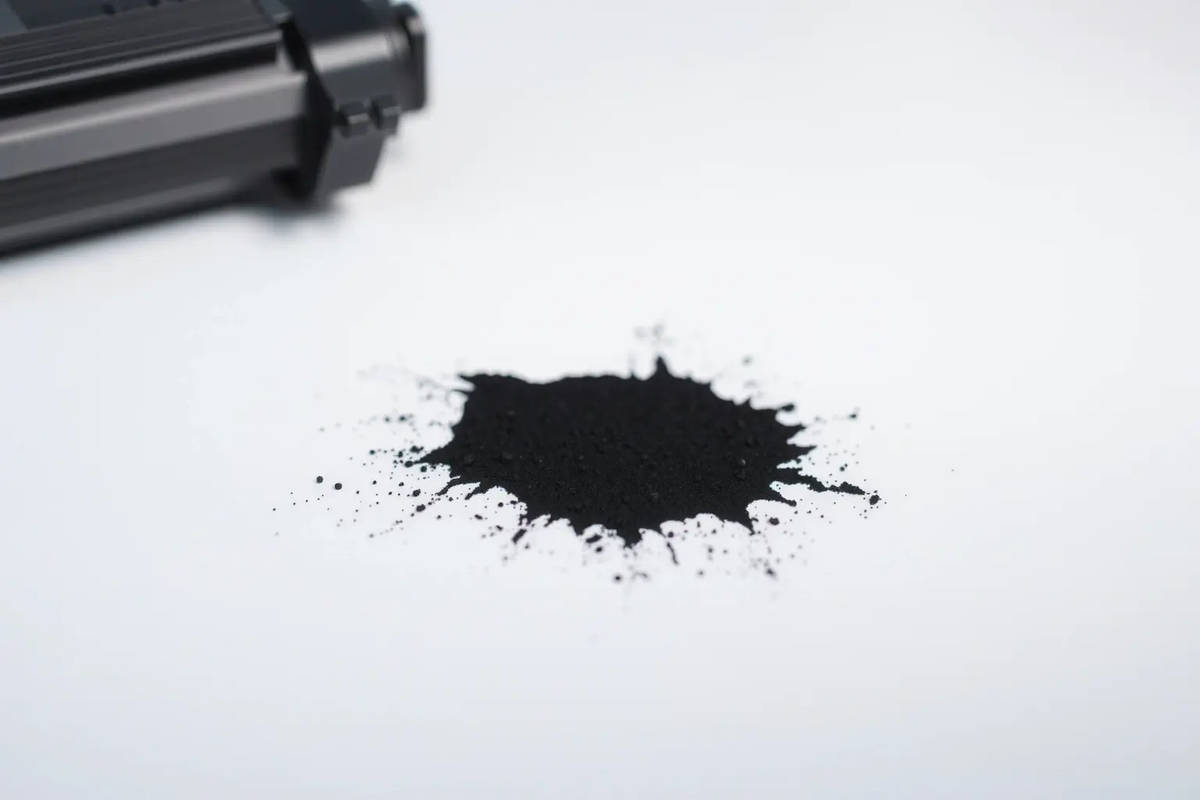 Запах тонера или подтёки чернил — признаки проблемы